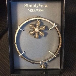 Simply Vera bangle bracelet